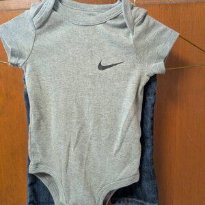 Infant Boys Bodysuit and Denim jeans set, size 9 months